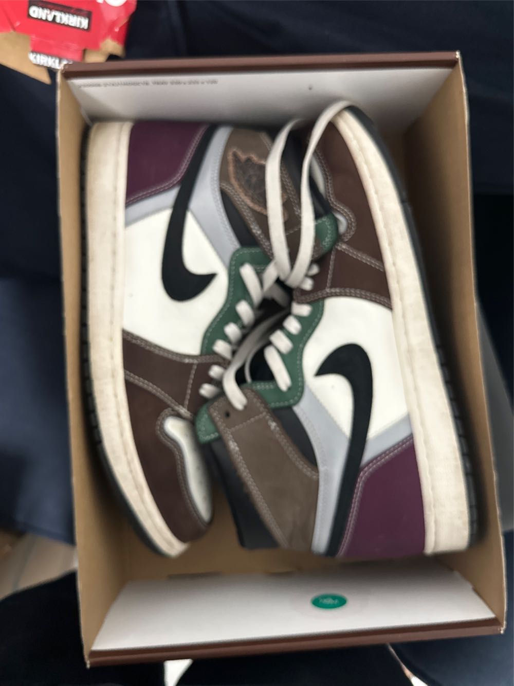 Jordan 1 High OGHand Crafted - Jordan shoe collectible [Barcode 195243548102] - Main Image 2