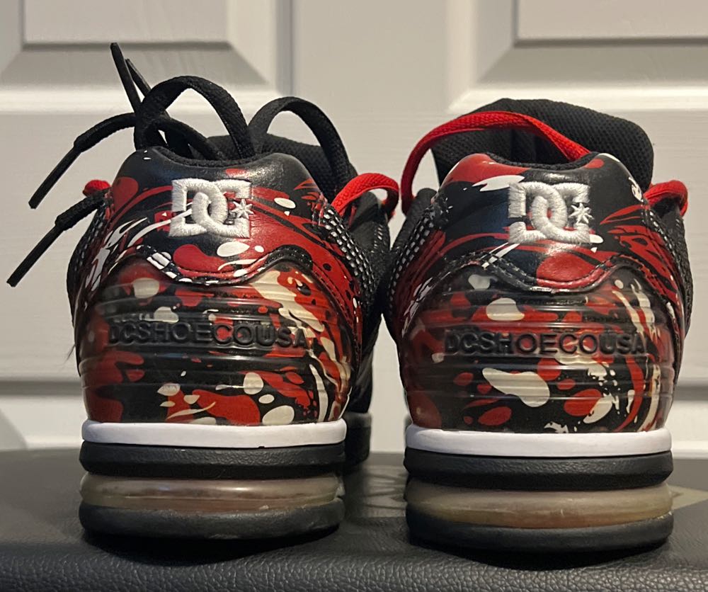 DC Versatile - Dc Shoes shoe collectible [Barcode 883324575177] - Main Image 4