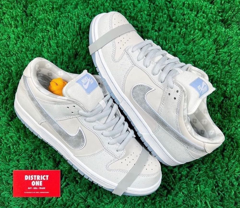 Nike SB Dunk Low White Lobster (Friends and Family)  shoe collectible - Main Image 3