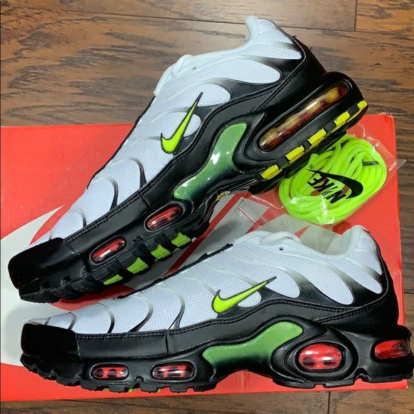 Air Max plus se - Nike Air Max shoe collectible [Barcode 192499373007] - Main Image 2
