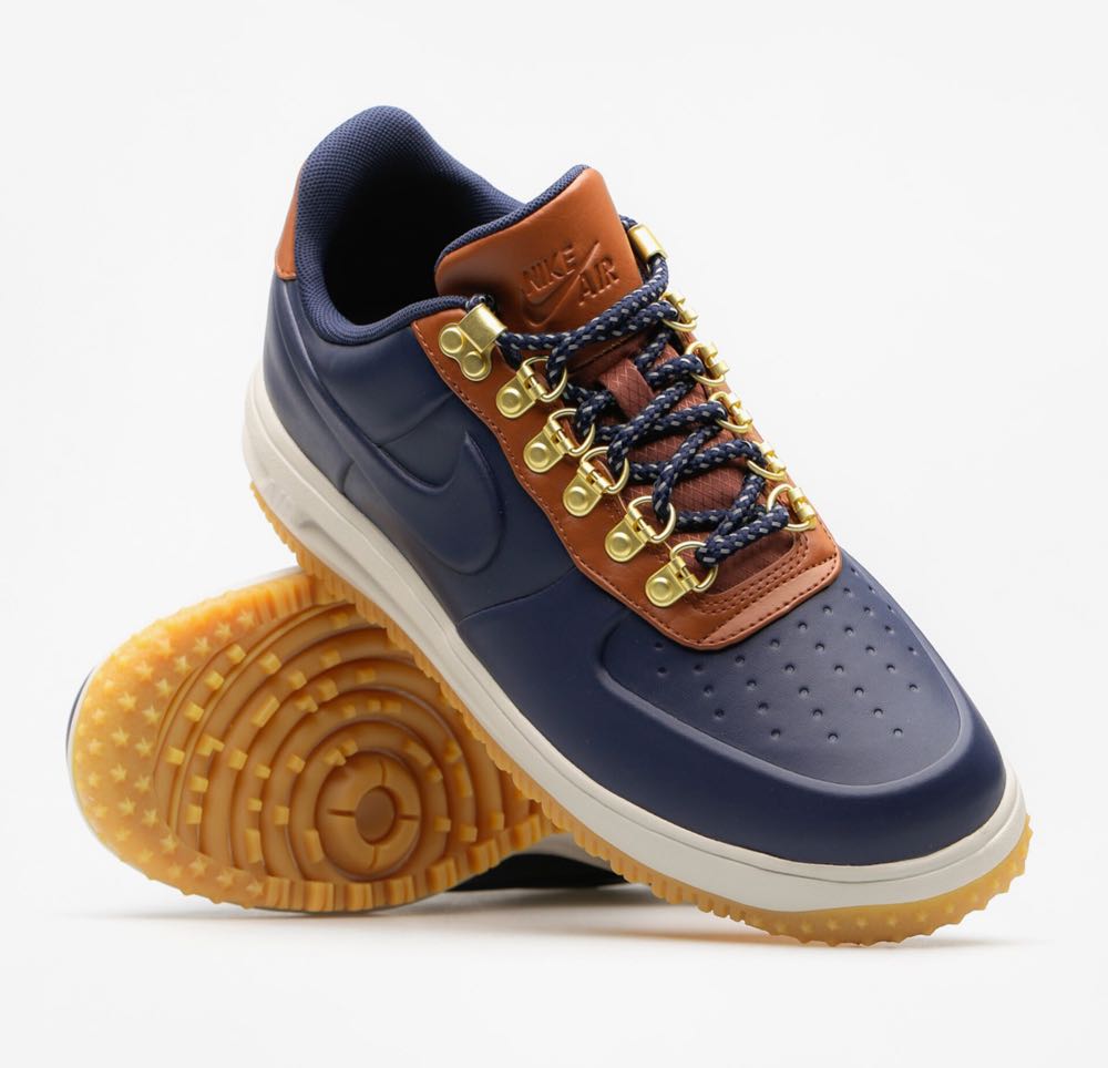 Lunar Force 1 Duckboot Low -  Nike shoe collectible [Barcode 823233322738] - Main Image 3