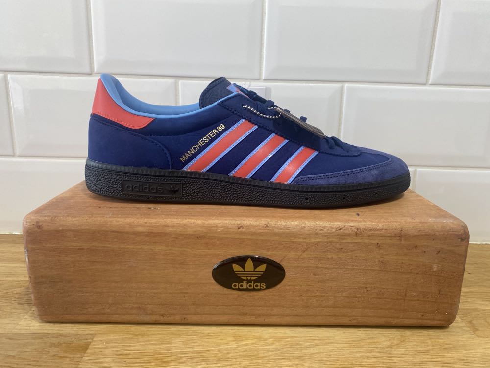 Air Jordan 4Lab1 ’Glow’