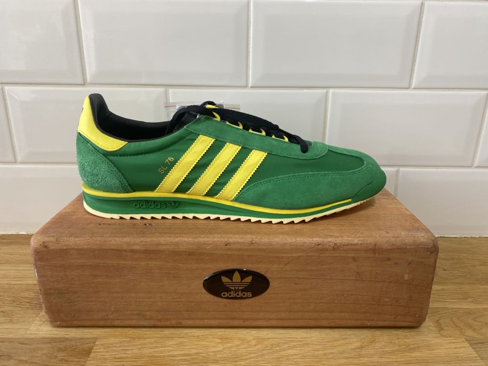 Jordan 11 Retro Playoffs Bred (2019)