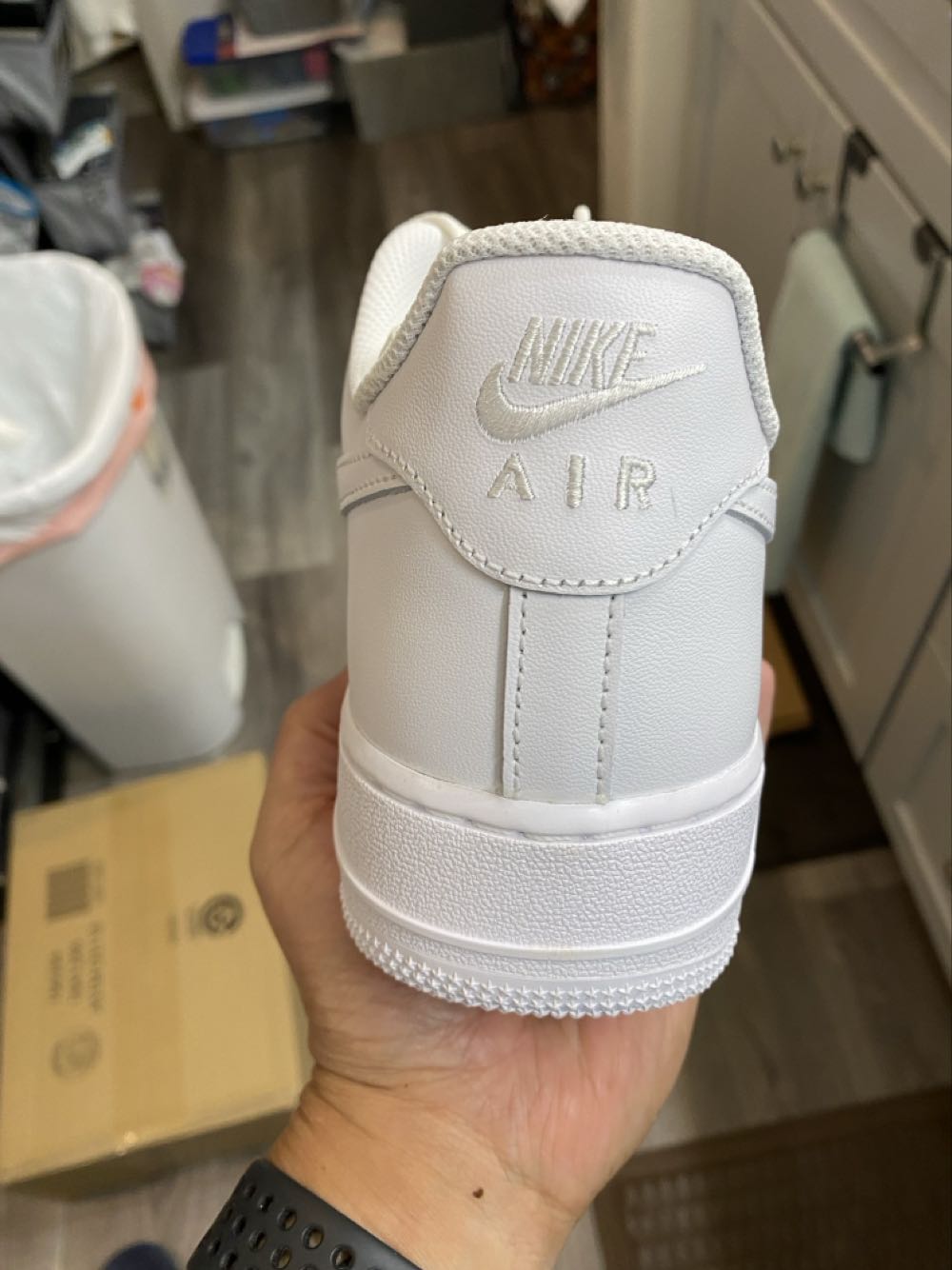 Nike Mens Air Force 1 Low ’07 Cw2288 111 White On White Size 9.5  shoe collectible [Barcode 194500874954] - Main Image 2