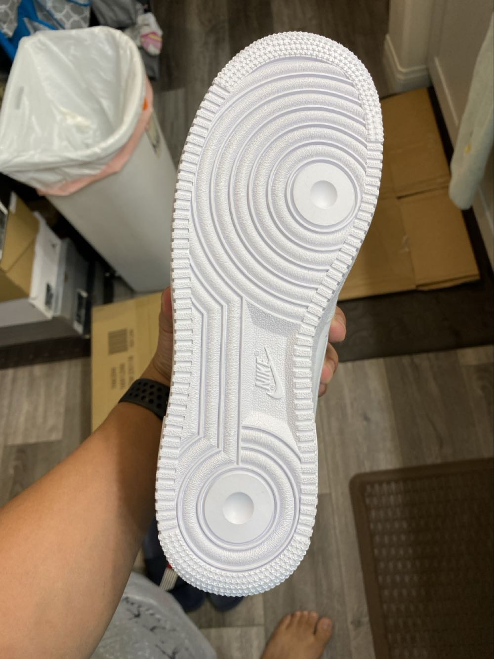 Nike Mens Air Force 1 Low ’07 Cw2288 111 White On White Size 9.5  shoe collectible [Barcode 194500874954] - Main Image 3