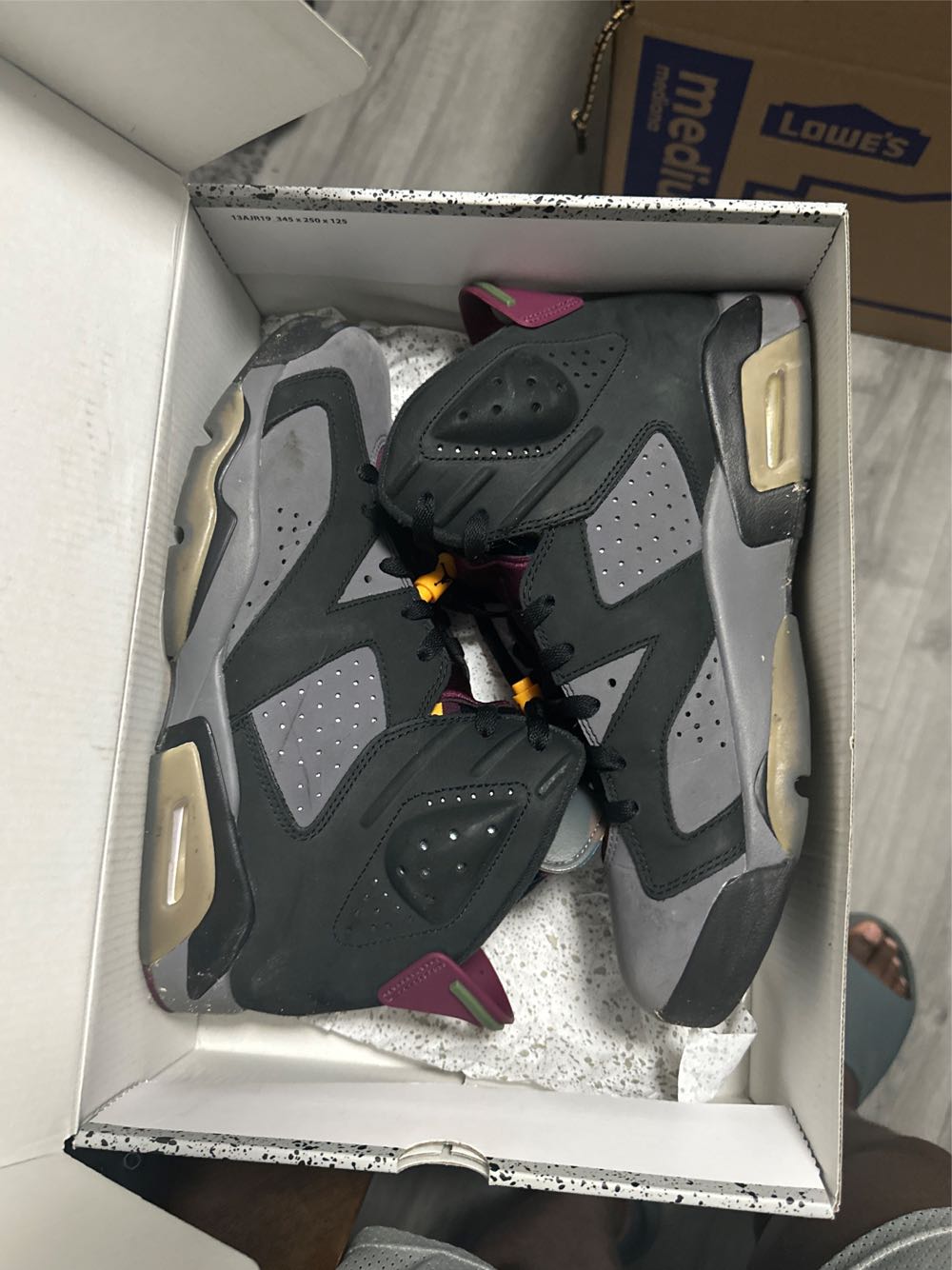 Jordan Mens Air 6 Retro Ct8529 063 Bordeaux Size 10.5  shoe collectible [Barcode 195242094815] - Main Image 2