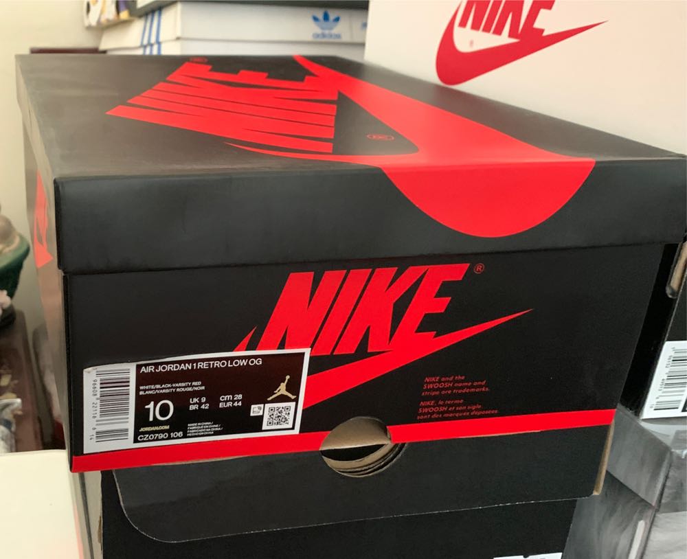 Air Jordan 1 Low Men’s White Black-varsity Red Cz0790-106 10 - Air Jordan 1 Retro Low OG shoe collectible [Barcode 196608221166] - Main Image 2