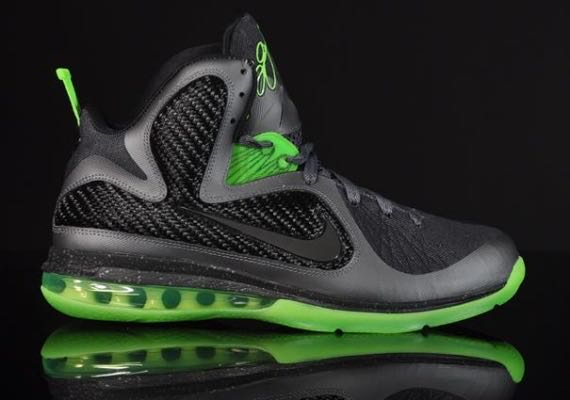 Cool Grey/Dark Russet-Black-Vivid Purple