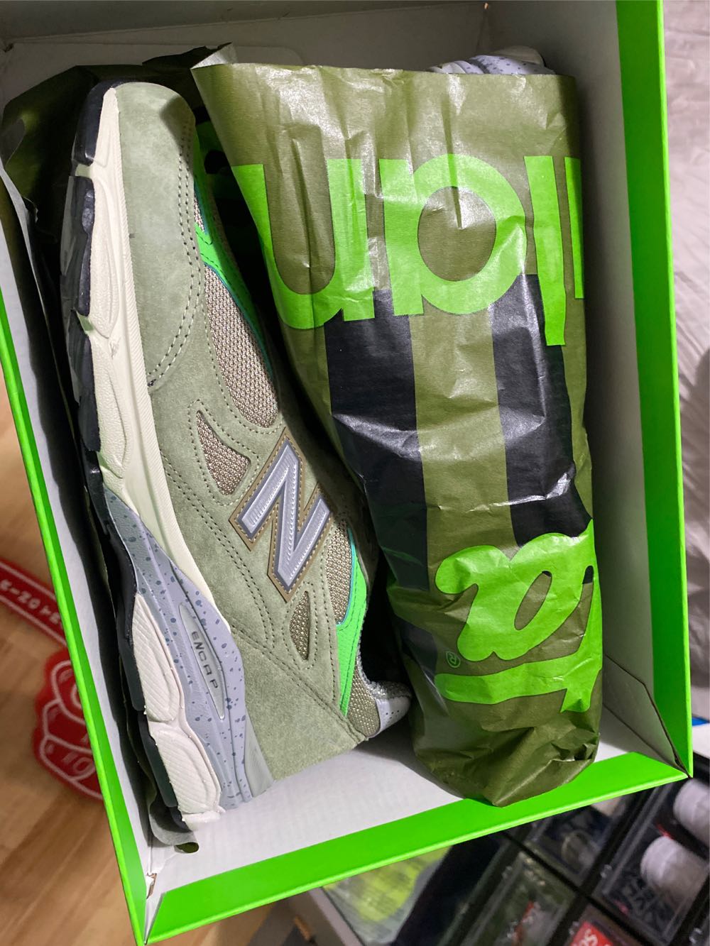 New Balance 990 V3 Patta Keep Your Family Close  shoe collectible [Barcode 196071928197] - Main Image 2