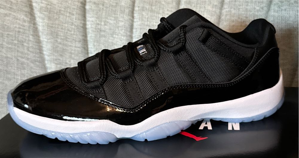 Size 11w Nike Air Force 1 Low ’07 Lx Bling