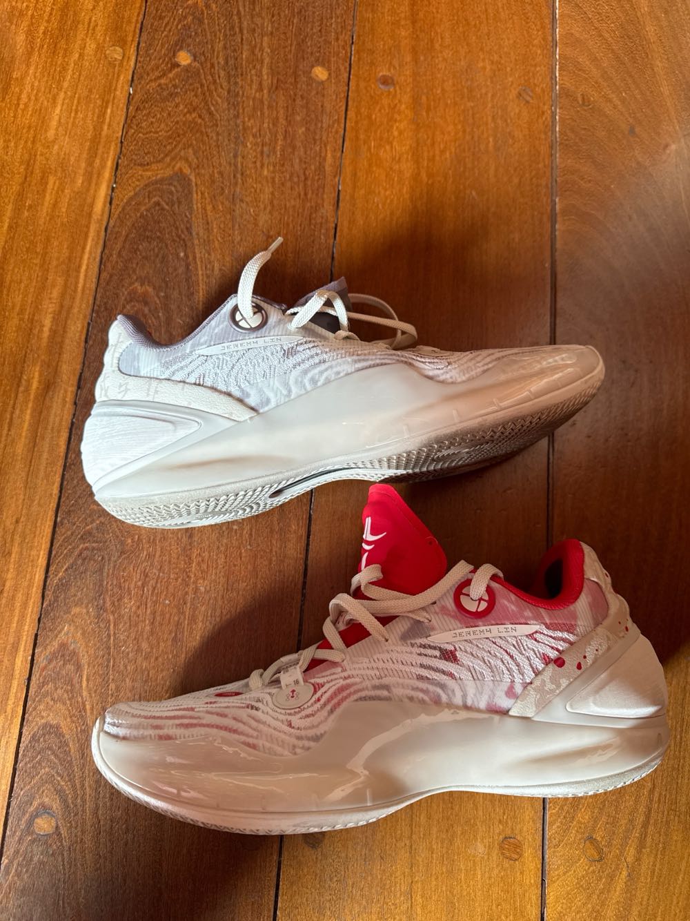 JLin 5 - Xtep shoe collectible [Barcode 6912670762024] - Main Image 2