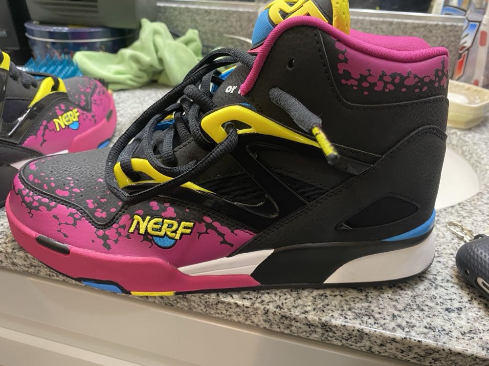 Reebok Pump Omni Zone 2 Nerf  shoe collectible [Barcode 194827695263] - Main Image 3