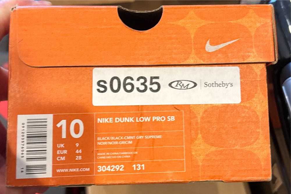 Nike SB Dunk Low Black Cement Supreme - Nike SB Dunk Low OG QS shoe collectible [Barcode 091203576065] - Main Image 4