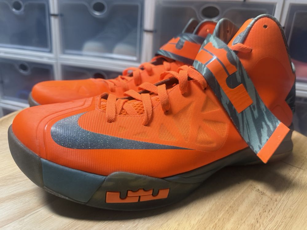 Nike Zoom LeBron Soldier 6 in the “Total Orange” Size 14 - Nike shoe collectible - Main Image 4
