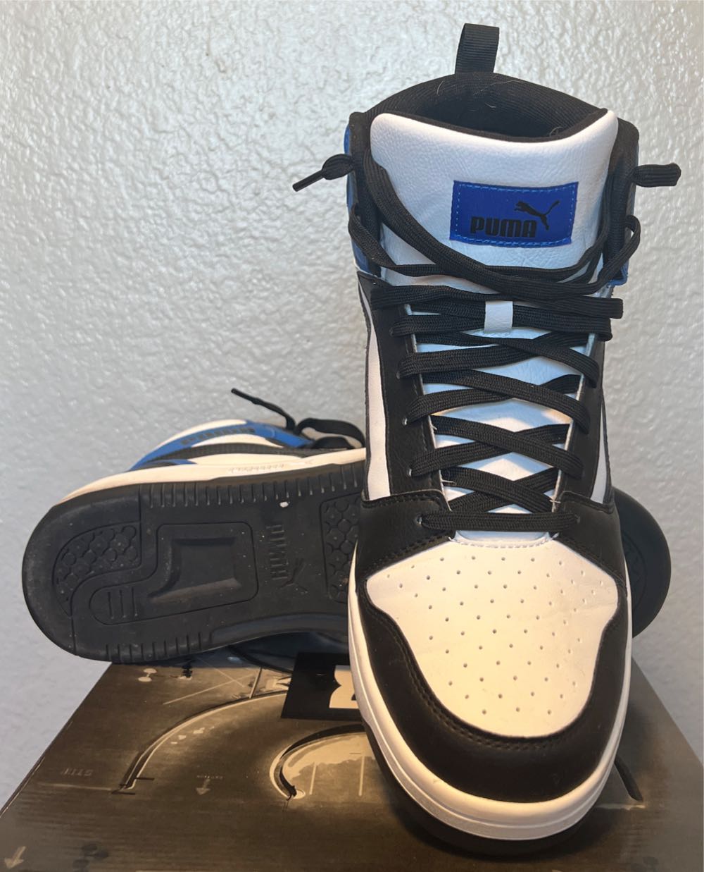 Puma Mens Rebound V6 Mid - Puma shoe collectible [Barcode 196859553412] - Main Image 2