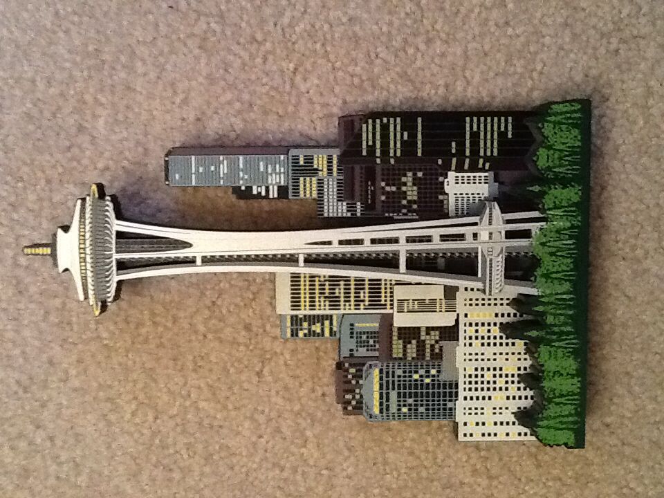 Space Needle  snow globe collectible - Main Image 1