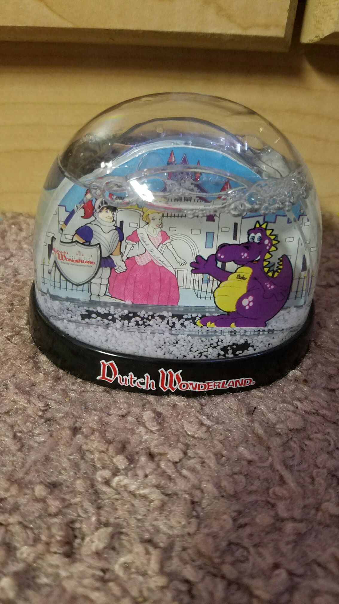 Dutch Wonderland  snow globe collectible [Barcode 15172884] - Main Image 1