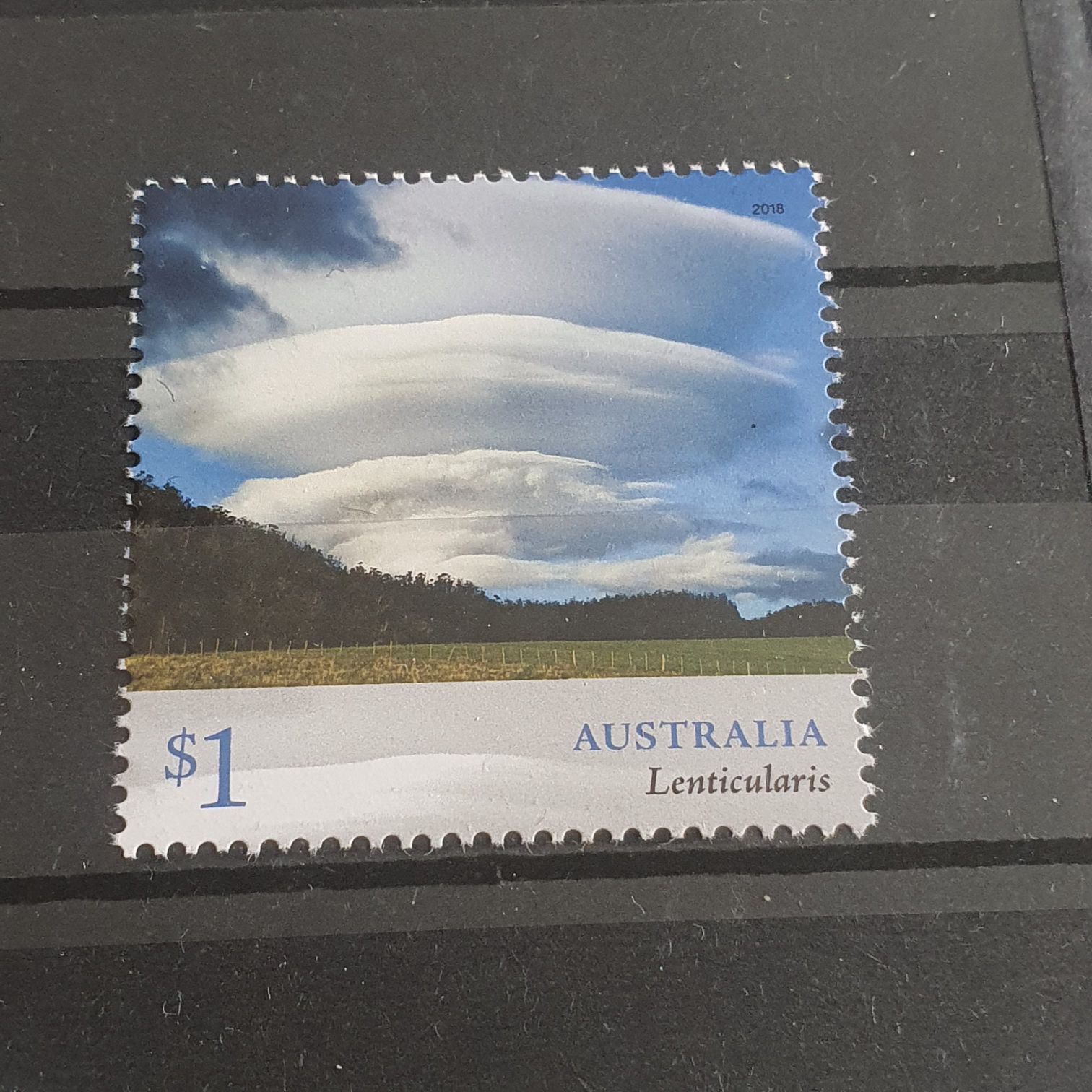 Lenticularis  stamp collectible - Main Image 2