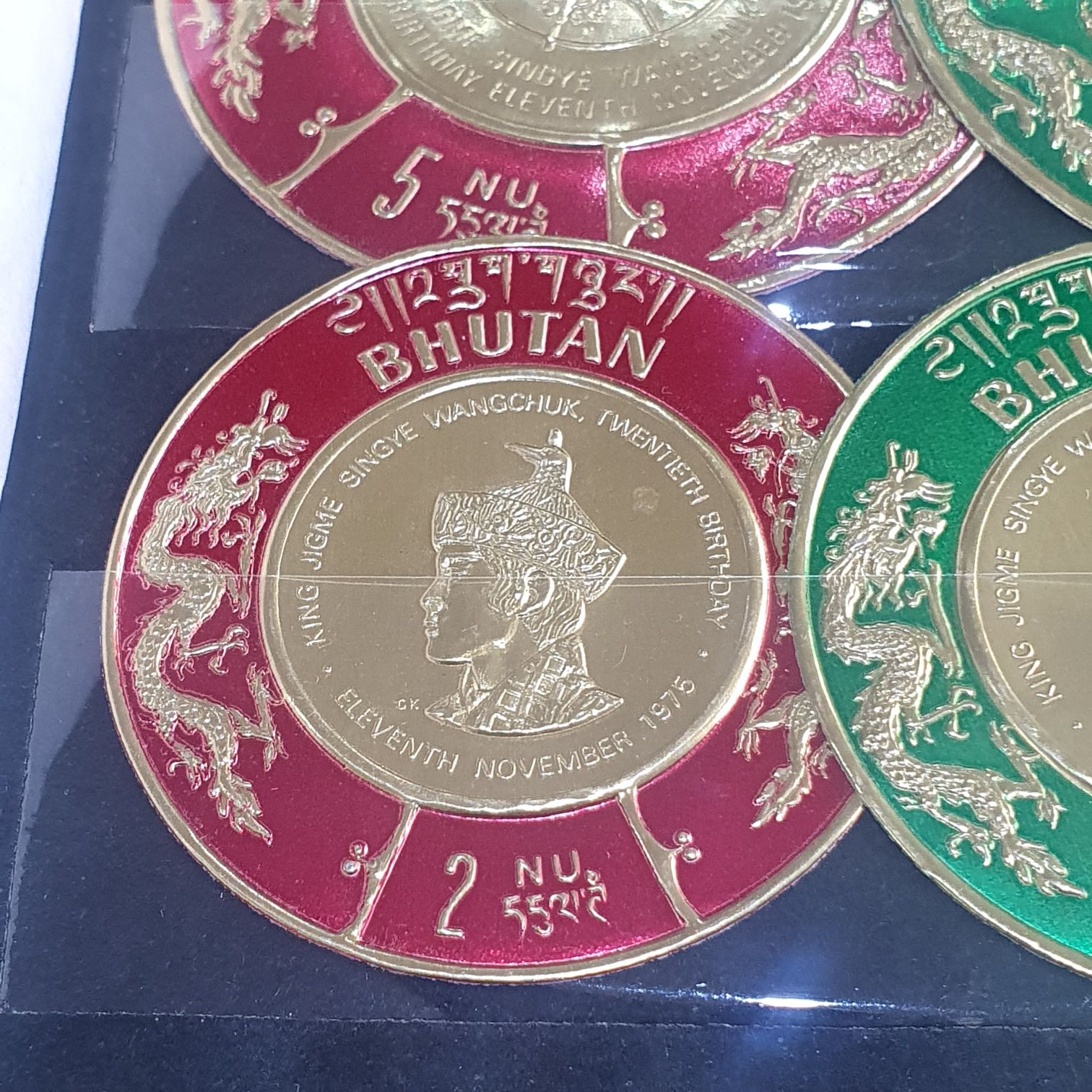 Contemporary Christmas: Sparkling Holidays, Santa Claus Pointing