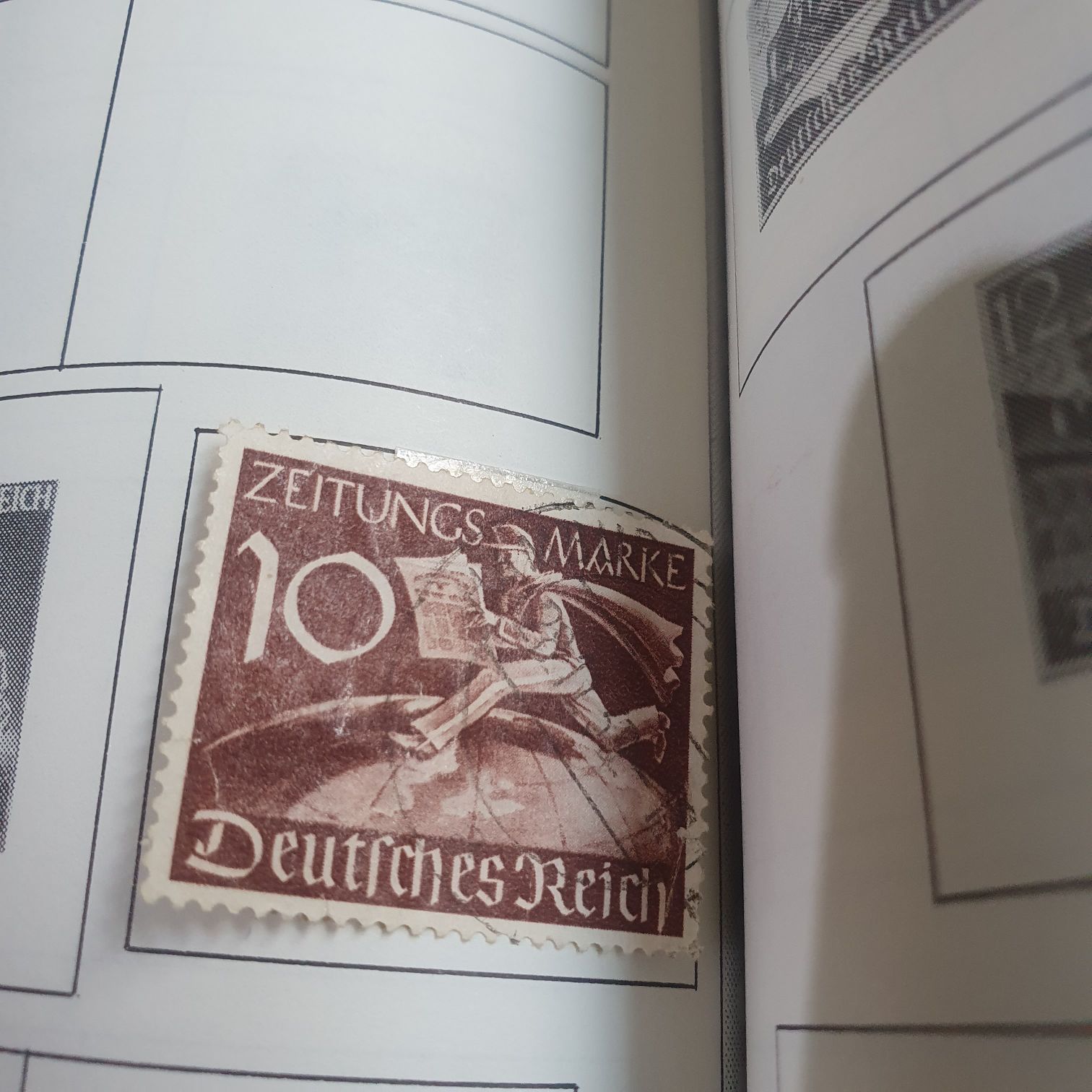 Harris Pioneer World-Wide Postage Stamp Album