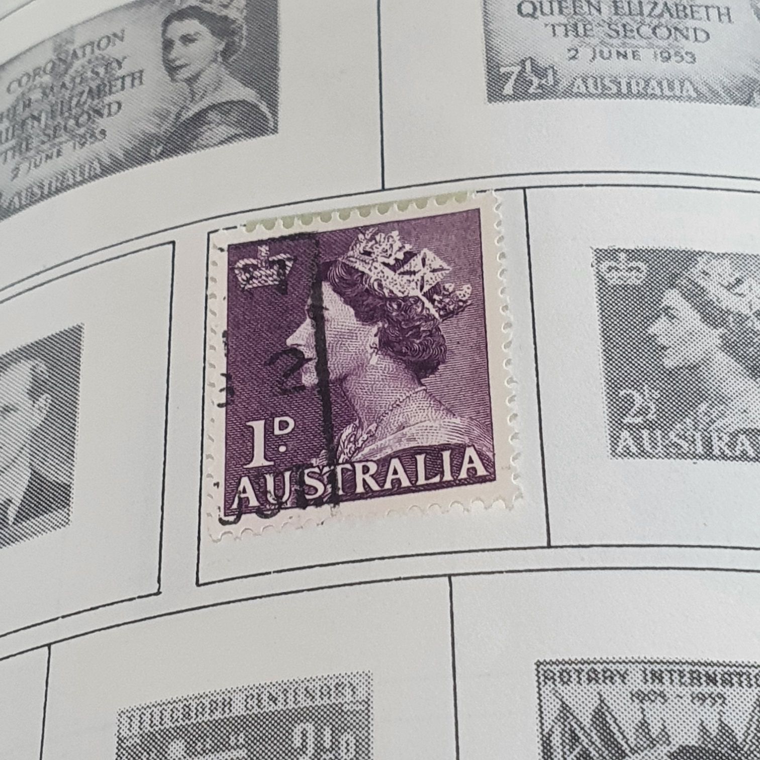 Queen Elizabeth II  stamp collectible - Main Image 2