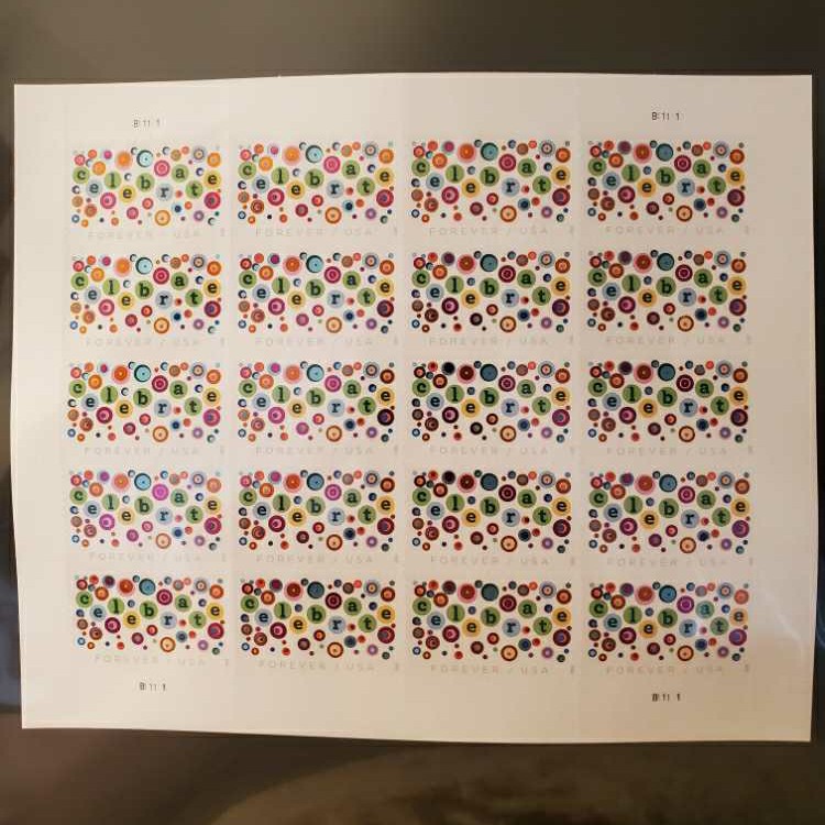 Contemporary Christmas: Gold Star Hanging In Window