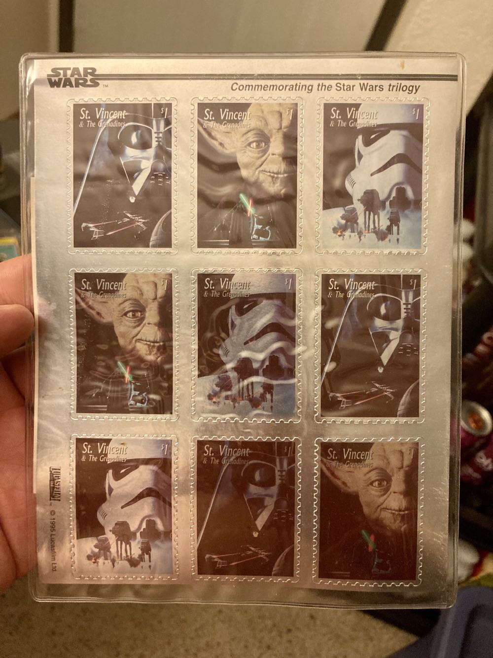 Contemporary Christmas: Gold Star Hanging In Window