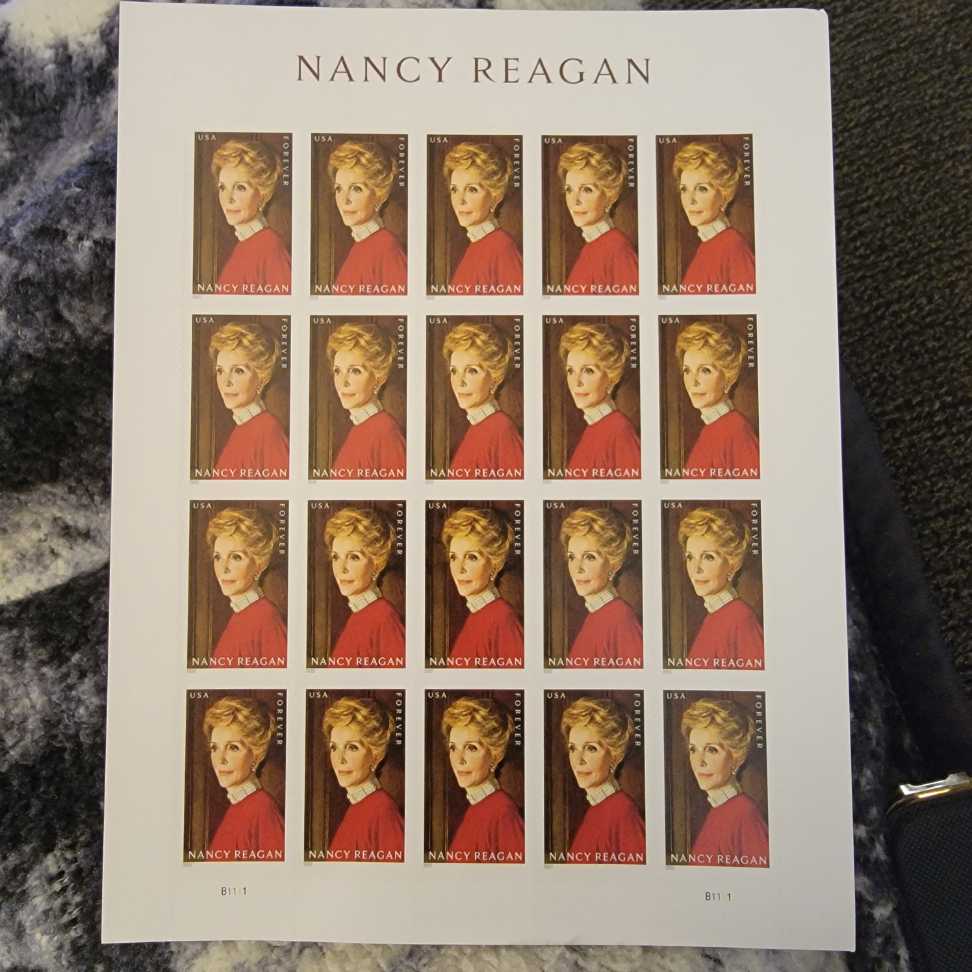 Statue Of Liberty And Flag First Class