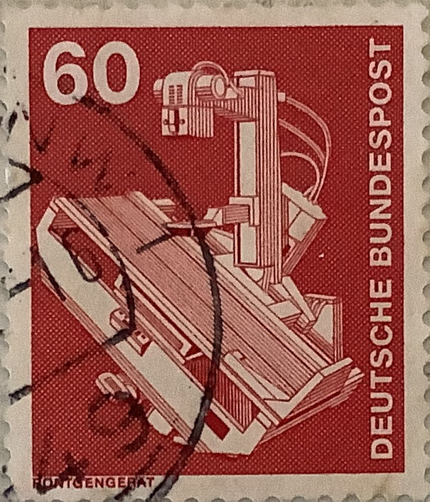 Looney Tunes 1:24 Chevrolet Corvette Die-cast Car & 2.75” Bugs Bunny Figure Toys For Kids And Adults