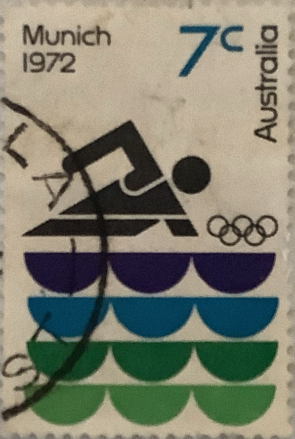 Green Christmas Tree With Red Star