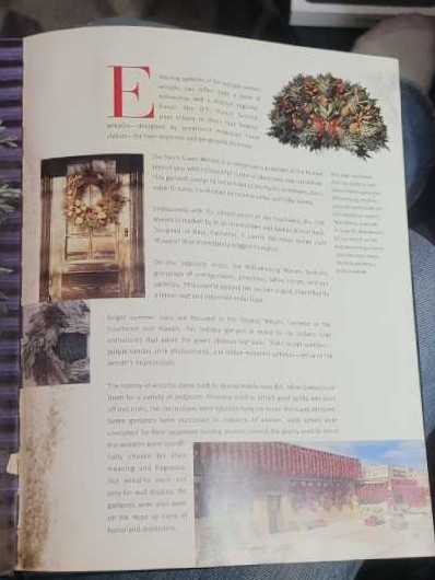 Holiday Wreath Greetings Stamps ¢32  stamp collectible - Main Image 3