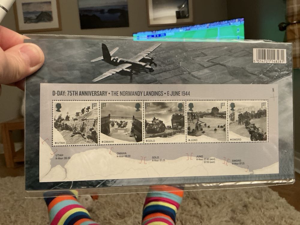 D-Day - Presentation Pack  stamp collectible [Barcode 5014721148281] - Main Image 2