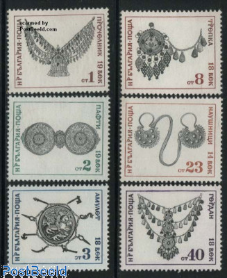 A Kitty For Christmas