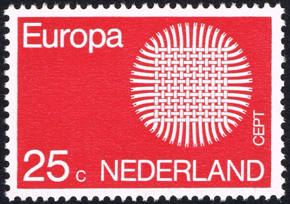 1682-1685. Флора России. Шишки хвойных деревьев и кустарников