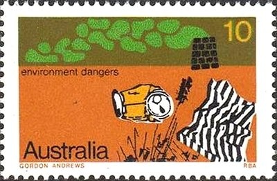 Sooty Tern (Sterna fuscata) - courting Male