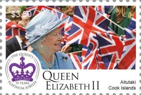 Rooster with green tail feathers