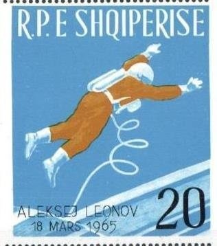 Volunteers and Albanian fla