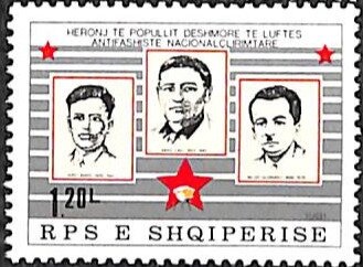 Golden Eagle (Aquila chrysaetos)