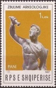 Alpine Chamois (Rupicapra rupicapra), adult head