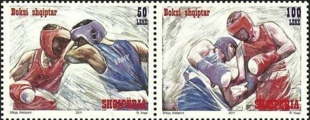 Small emperor moth (Saturnia pavonia), Rubus fruticos