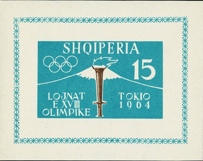 Nude sculpture by Janaq Paço