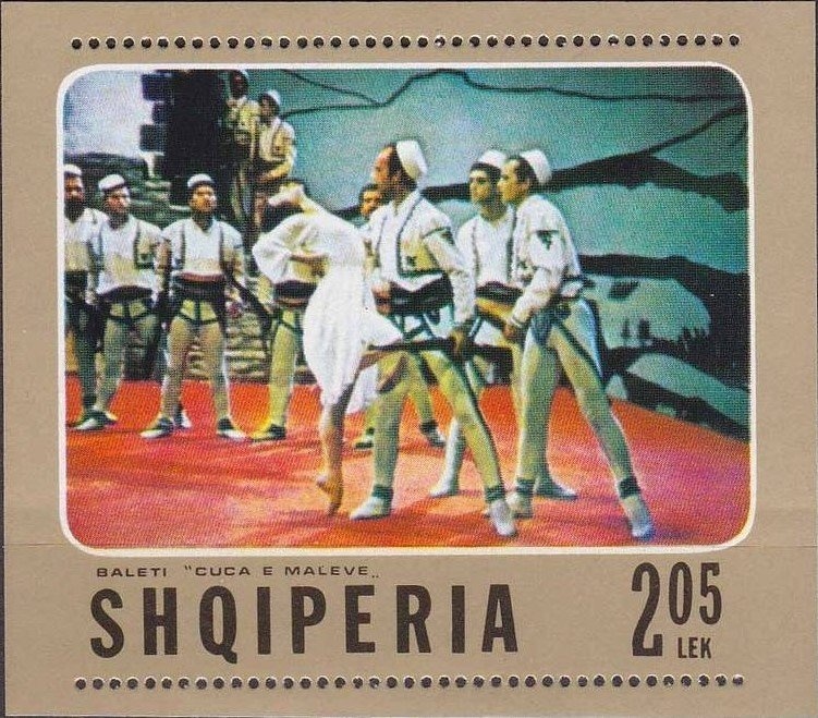 Fort Clonque causeway