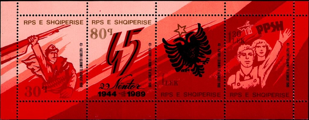 Lovebirds at Essex Castle