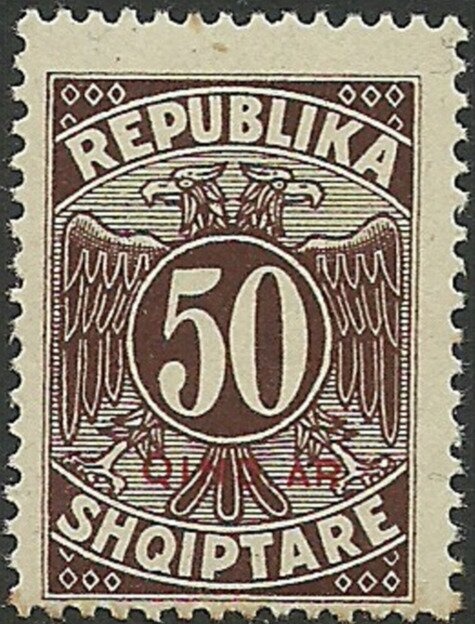 Queen Victoria arrives ashore