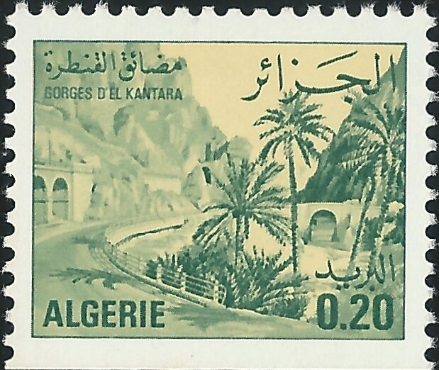 Marianne d'Alger - perf cuts into design