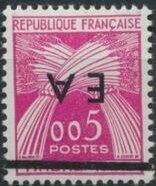 Marianne d'Alger - perf cuts into design