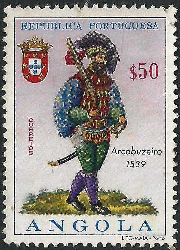 Lesser Flamingo (Phoenicopterus minor)