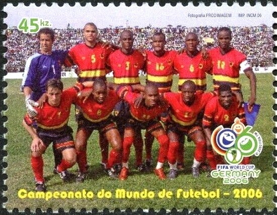 Austroraptor cabazai and Rhodochrosite