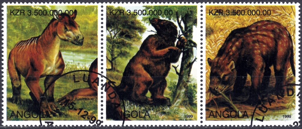 Rufous-collared kingfisher (Actenoides concretus)