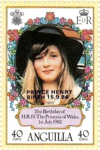 Nibble, Nibble Mouskin, who´s Nibbling at my Housekin